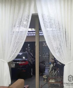 Rèm Voan hoạ tiết trắng thêu hoa hồng